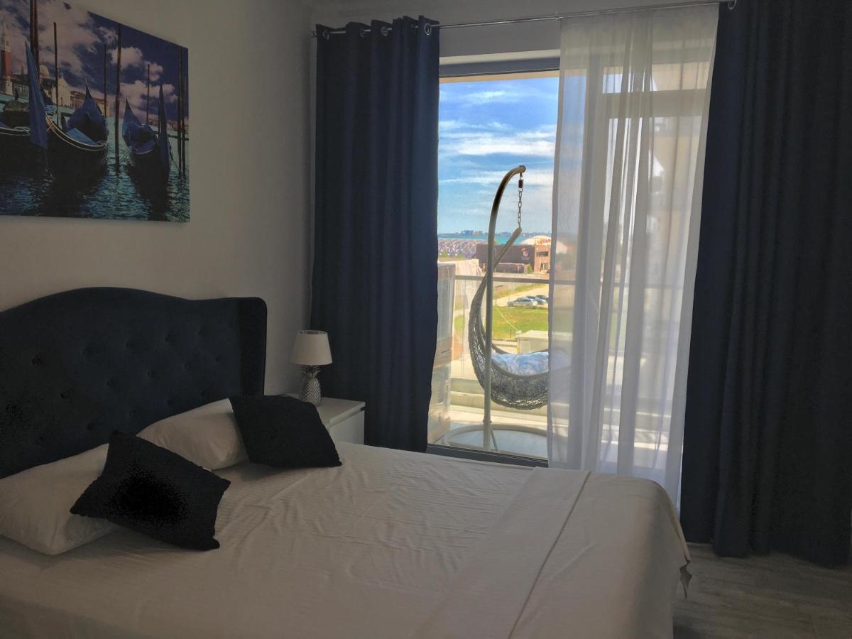 Lotus Blue Apartment Мамая Екстериор снимка